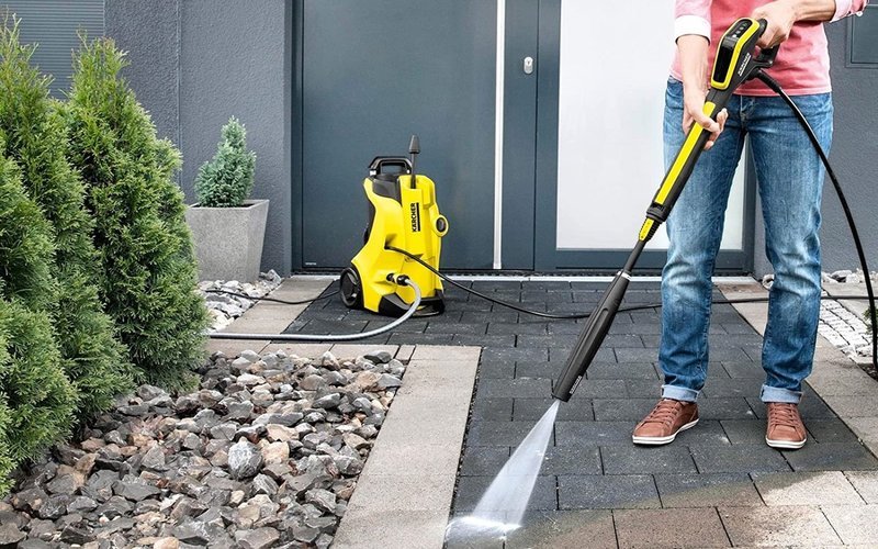 Expert Ways To Use Pressure Washer For House Siding